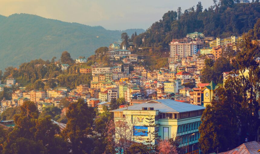 7-Day Tour: 3 Nights in Gangtok, 1 Night in Lachung, and 2 Nights in Darjeeling